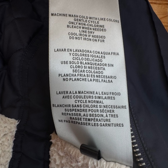 Levi’s Parka Faux Fur Hood Sherpa Navy Women’s Size Large Timeless Winter Warm - Picture 15 of 15